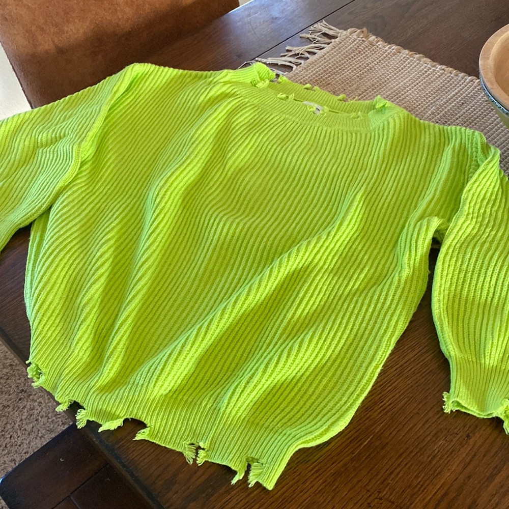 Neon sweater 🍀